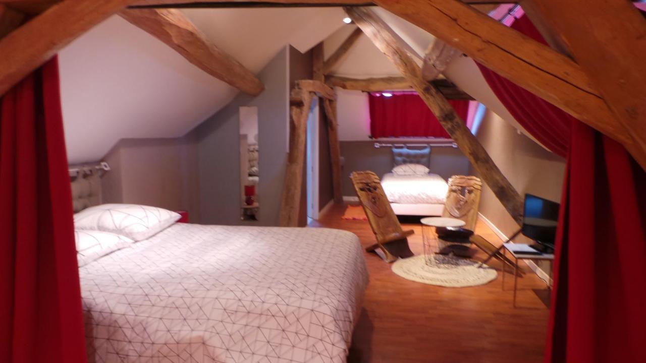 chambre d'hôtes mansardée Saint-Ouen-les-Vignes Extérieur photo