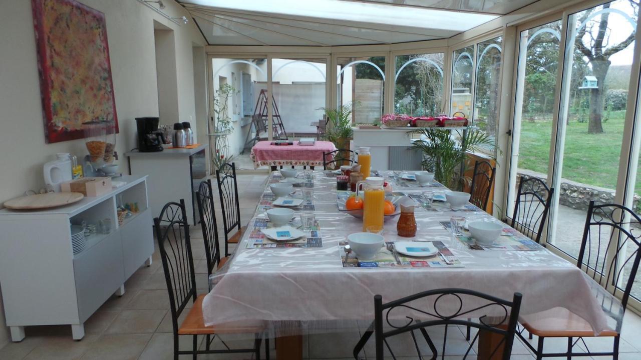 chambre d'hôtes mansardée Saint-Ouen-les-Vignes Extérieur photo