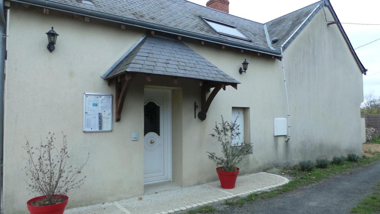 chambre d'hôtes mansardée Saint-Ouen-les-Vignes Extérieur photo