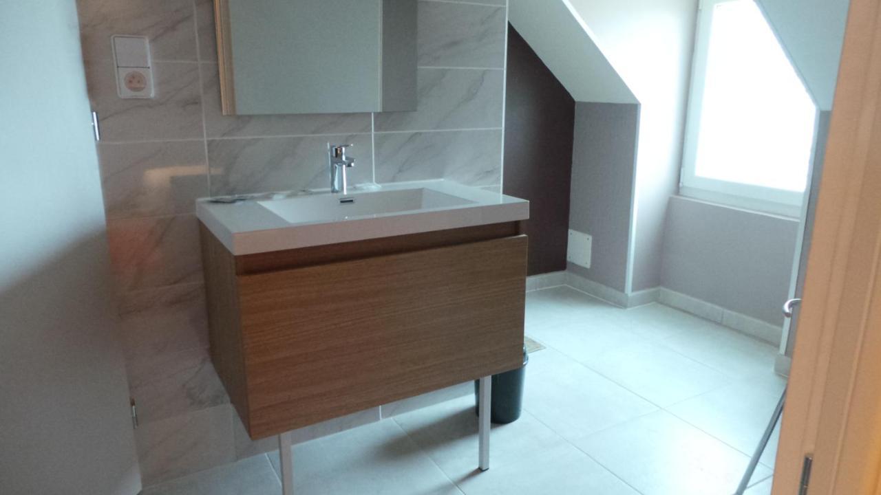 chambre d'hôtes mansardée Saint-Ouen-les-Vignes Extérieur photo